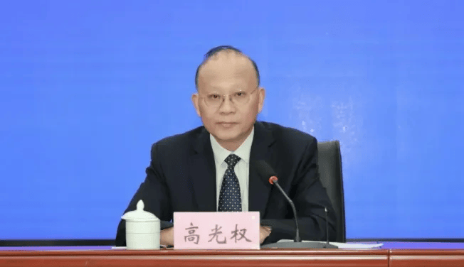 高光权，结交政治骗子