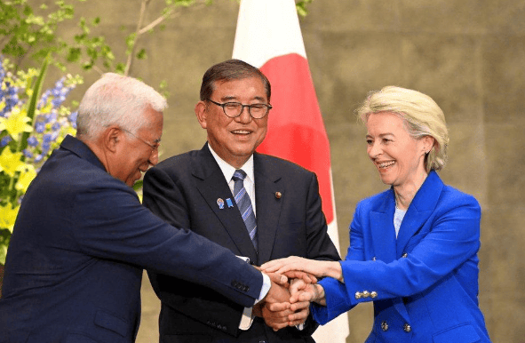一觉醒来，冯德莱恩抵京，向我国释放重要信号，这下轮到特朗普急了